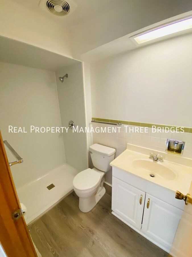 9 Regina Ct - Photo 5 of 17
