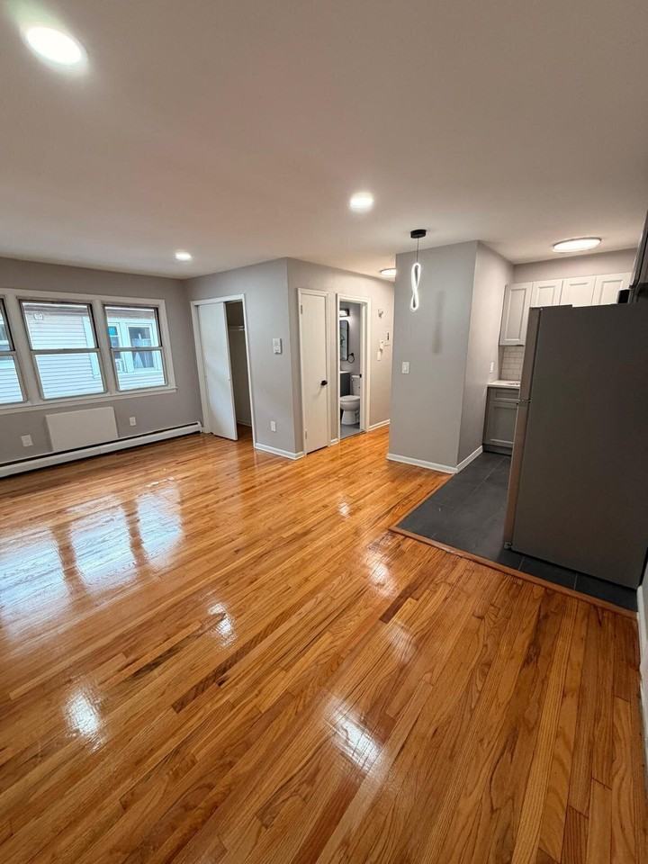 437 Elmora Ave #37 - Photo 3 of 7