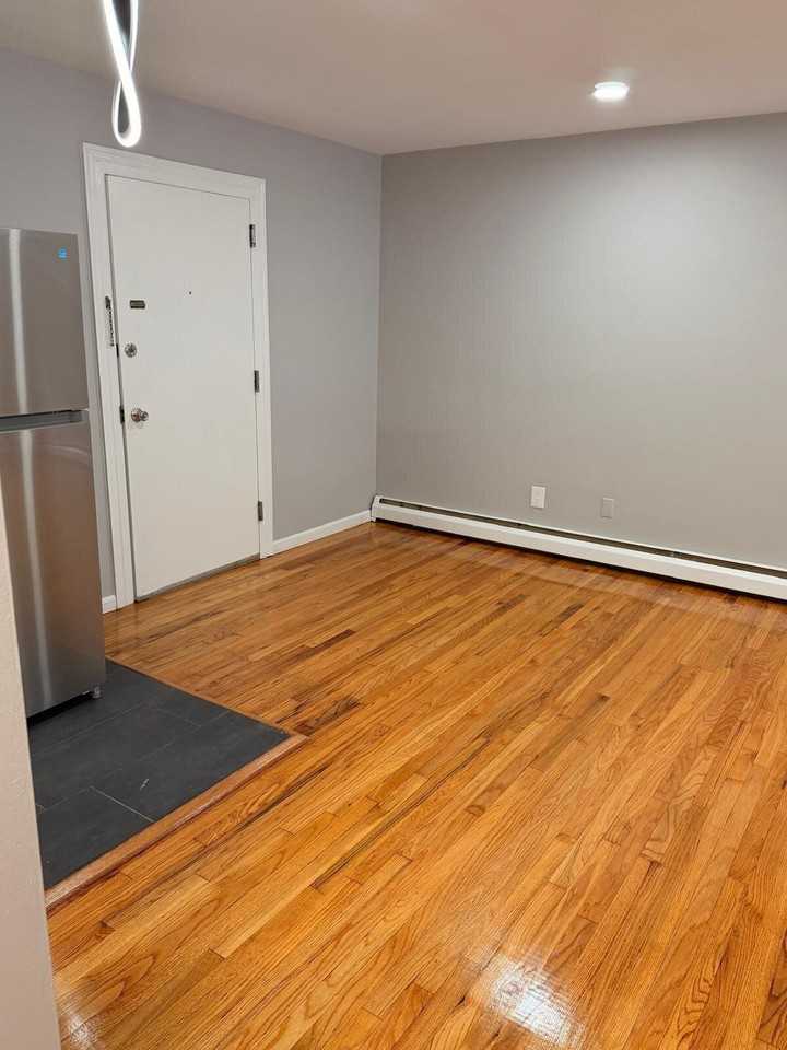 437 Elmora Ave #37 - Photo 5 of 7