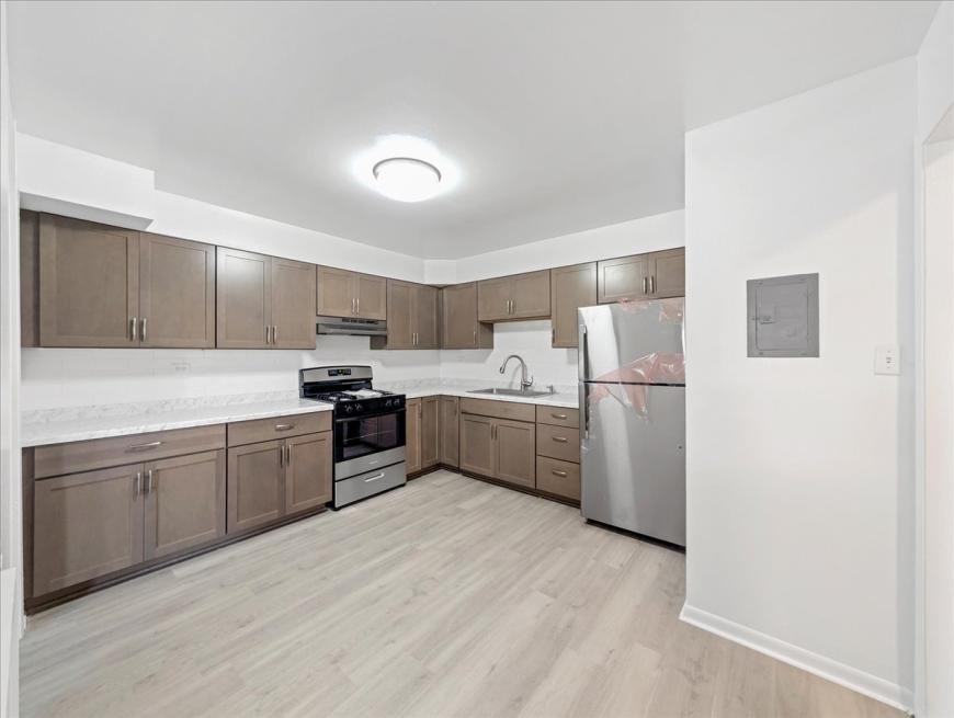 700 Mckinley Ave - Photo 2 of 10
