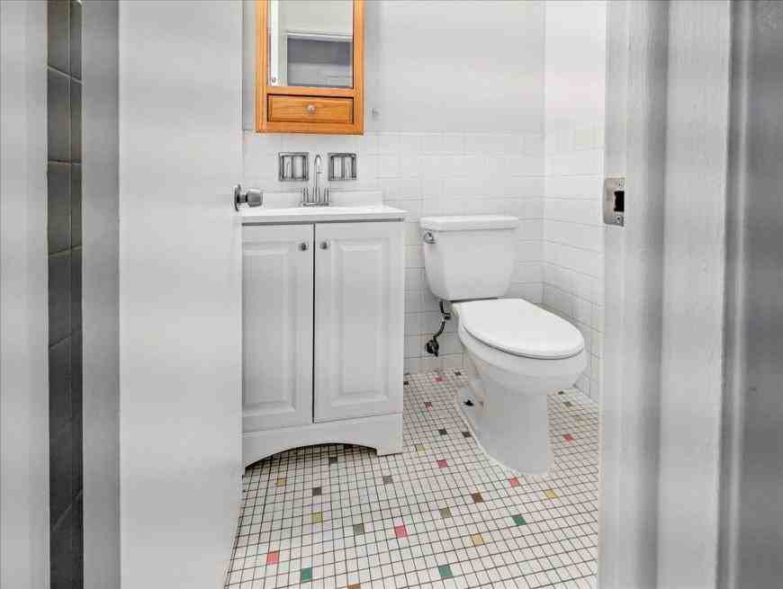 700 Mckinley Ave - Photo 7 of 10