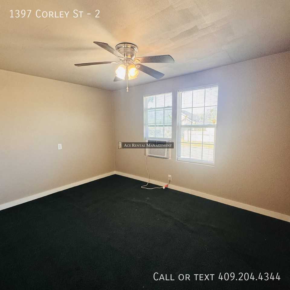1397 Corley St #2 - Photo 3 of 8