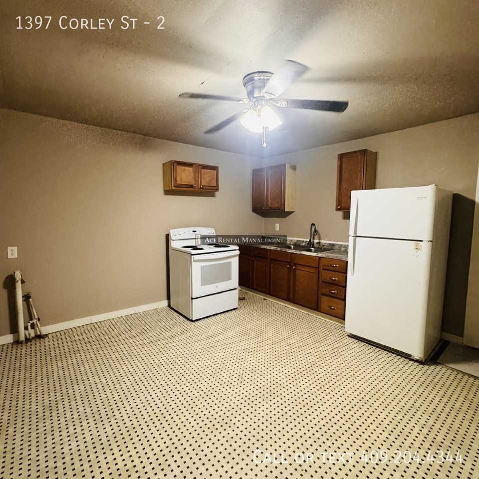 1397 Corley St #2 - Photo 4 of 8