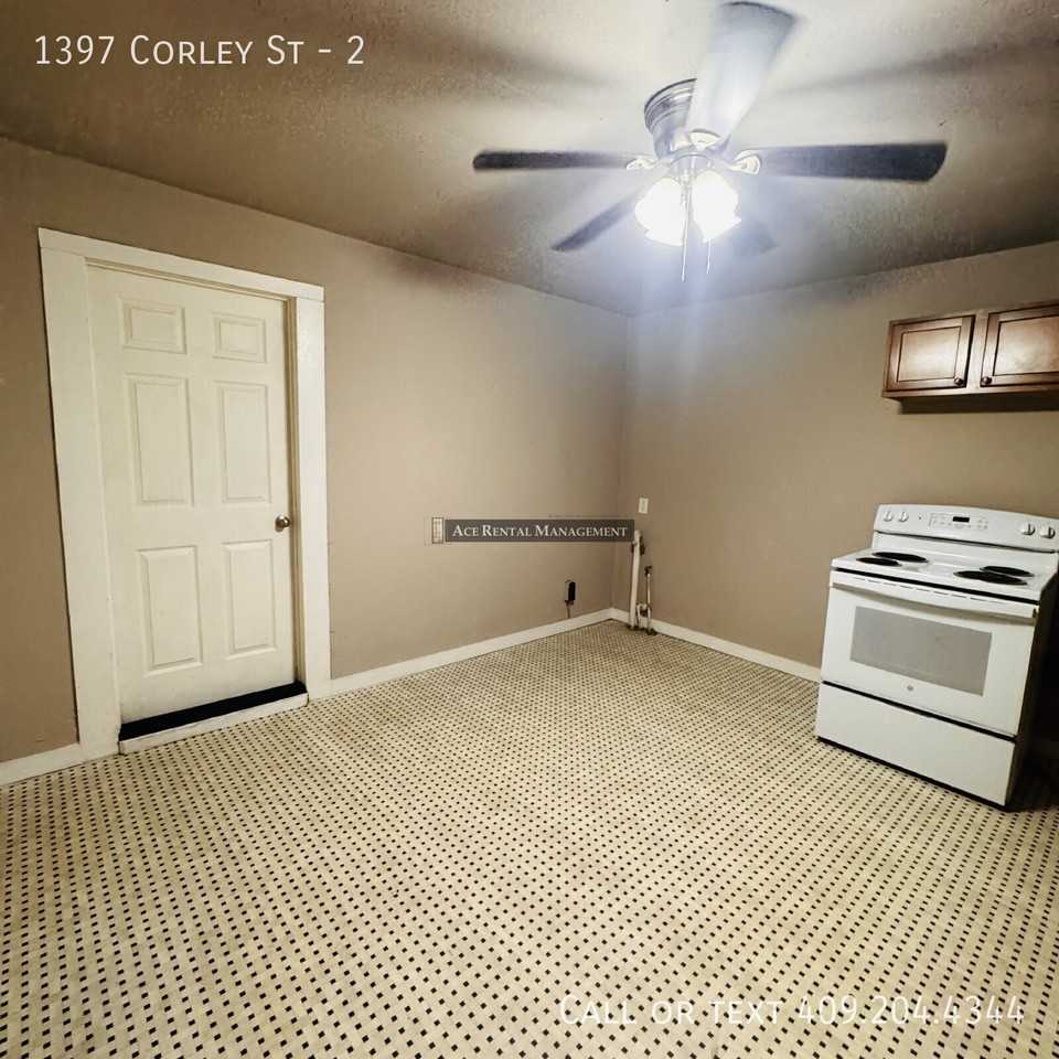 1397 Corley St #2 - Photo 5 of 8
