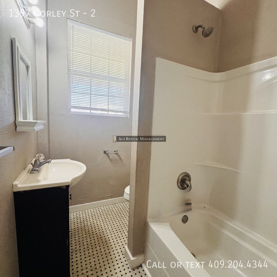 1397 Corley St #2 - Photo 7 of 8