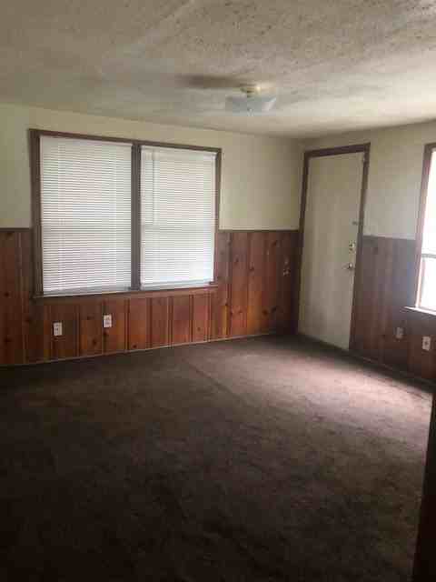 713 W 75th St - Photo 6 of 9