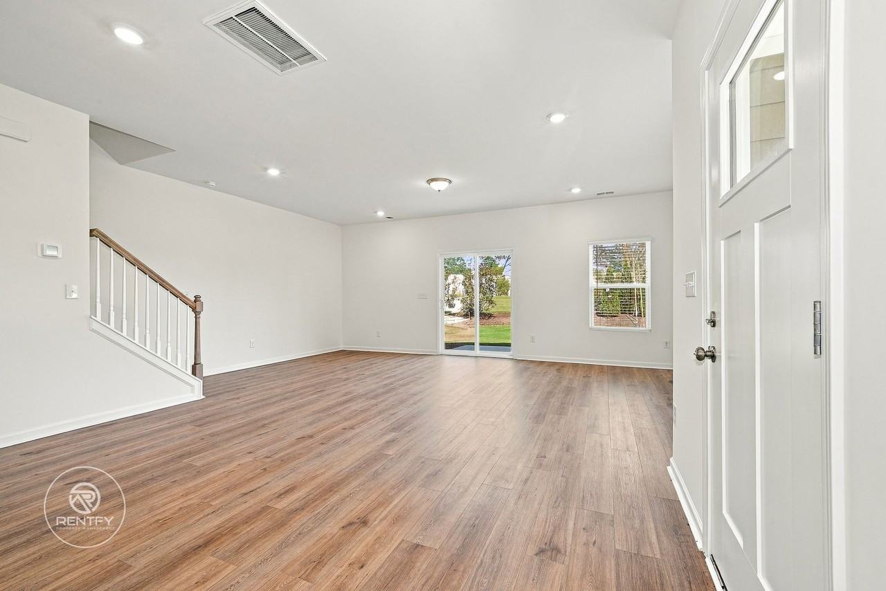 1014 Overbrook Pl - Photo 4 of 25