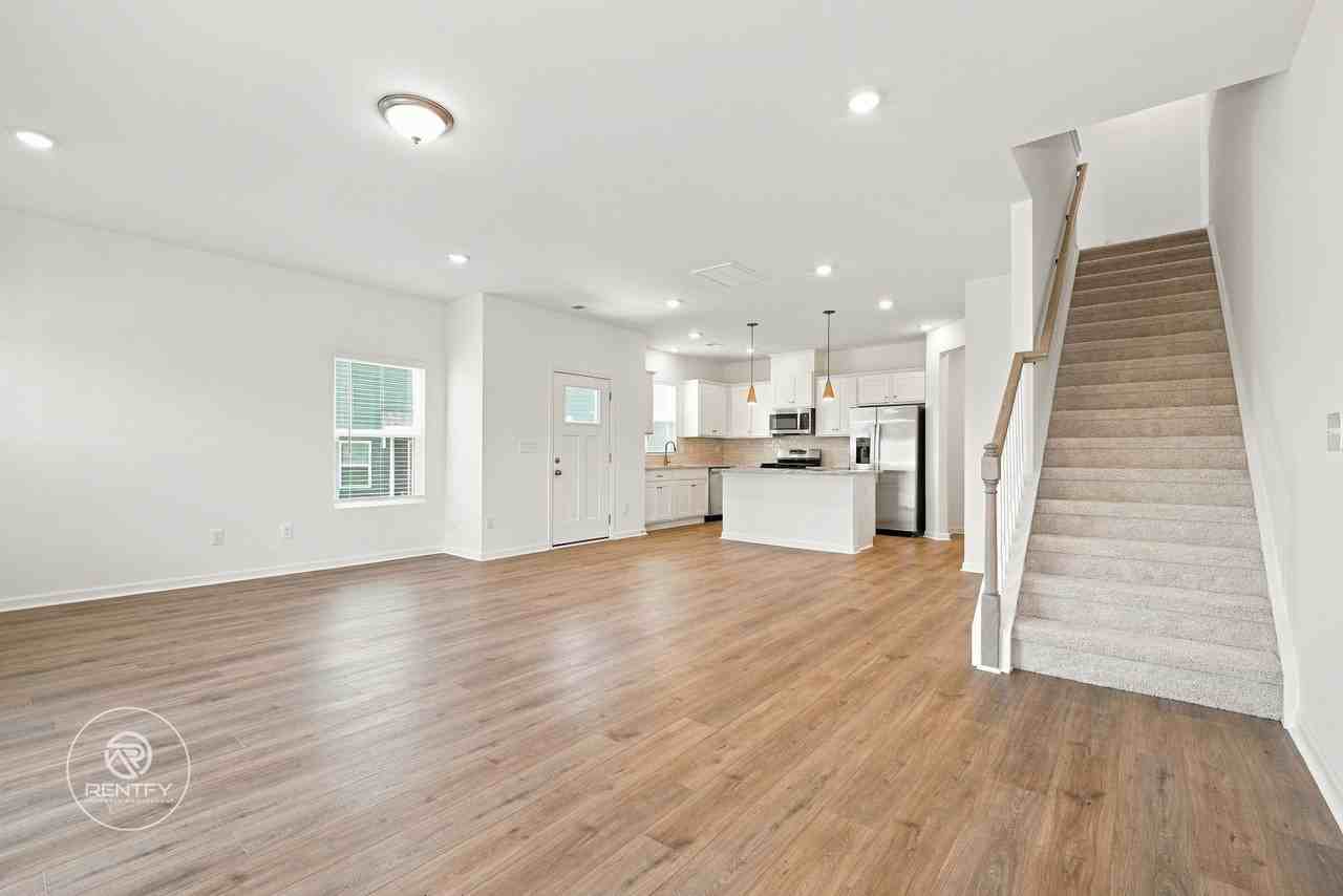 1014 Overbrook Pl - Photo 6 of 25