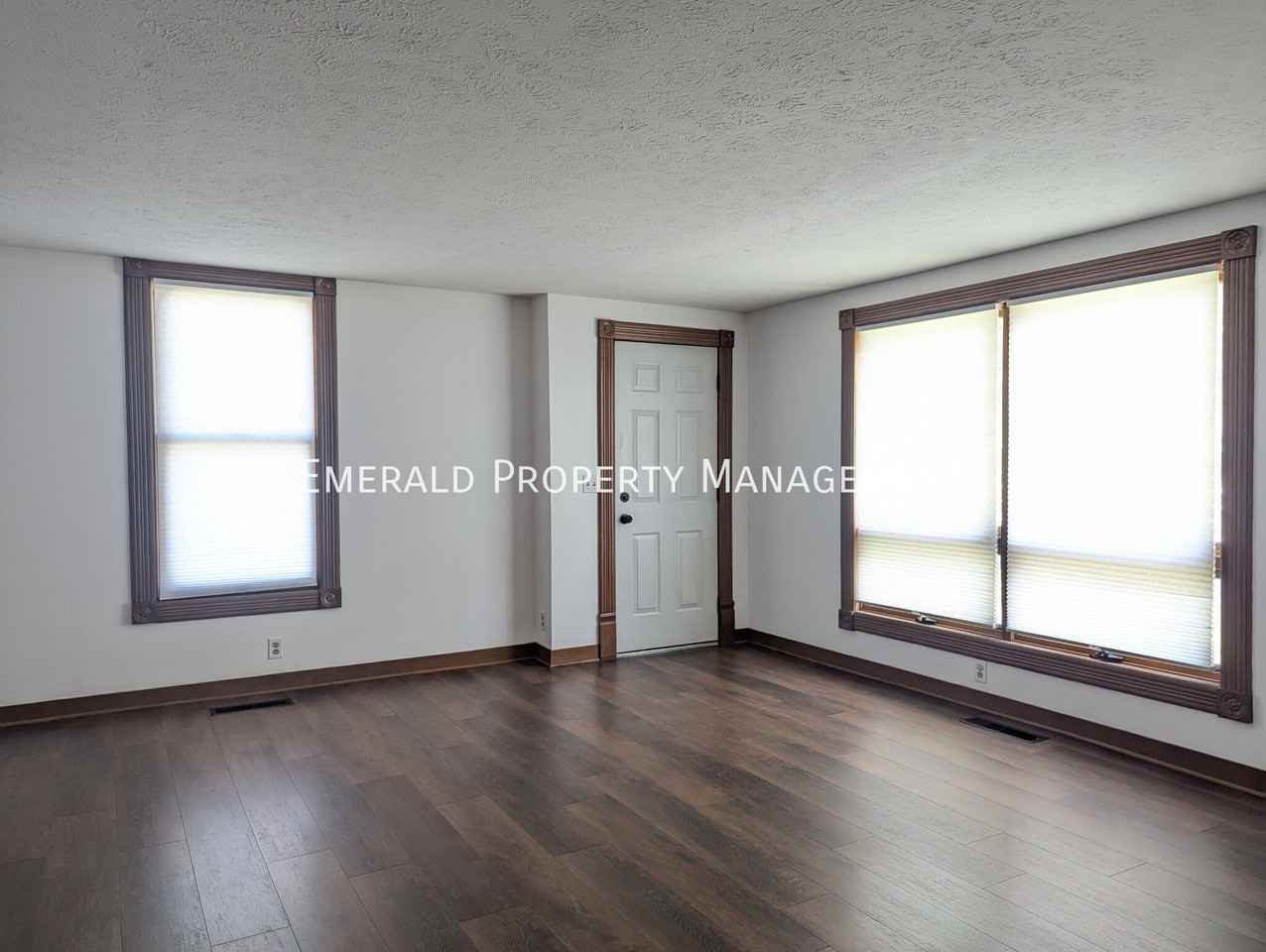 520 N Prairie St - Photo 4 of 26