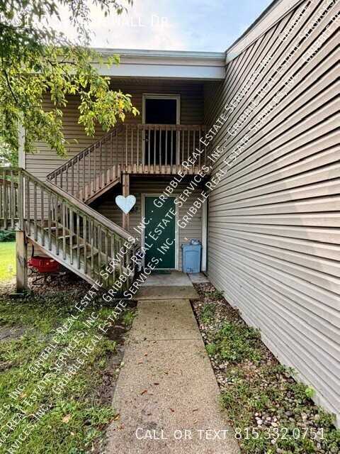 5127 Seaton Hall Dr - Photo 2 of 13