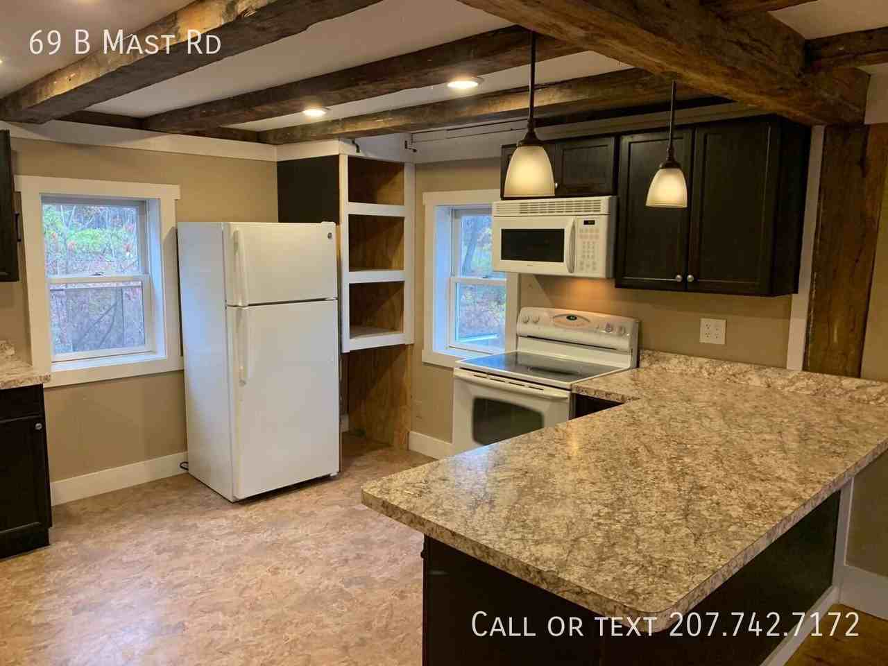 69 Mast Rd Apt B - Photo 3 of 17