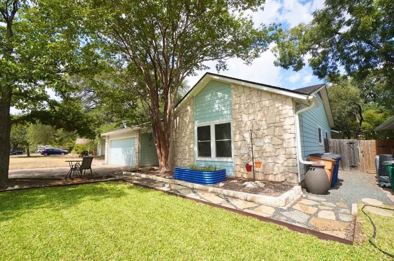 4600 Pelham Dr - Photo 3 of 35