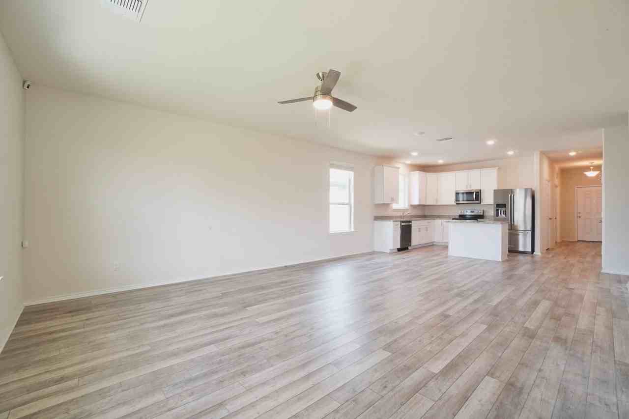 113 Onna St - Photo 4 of 33