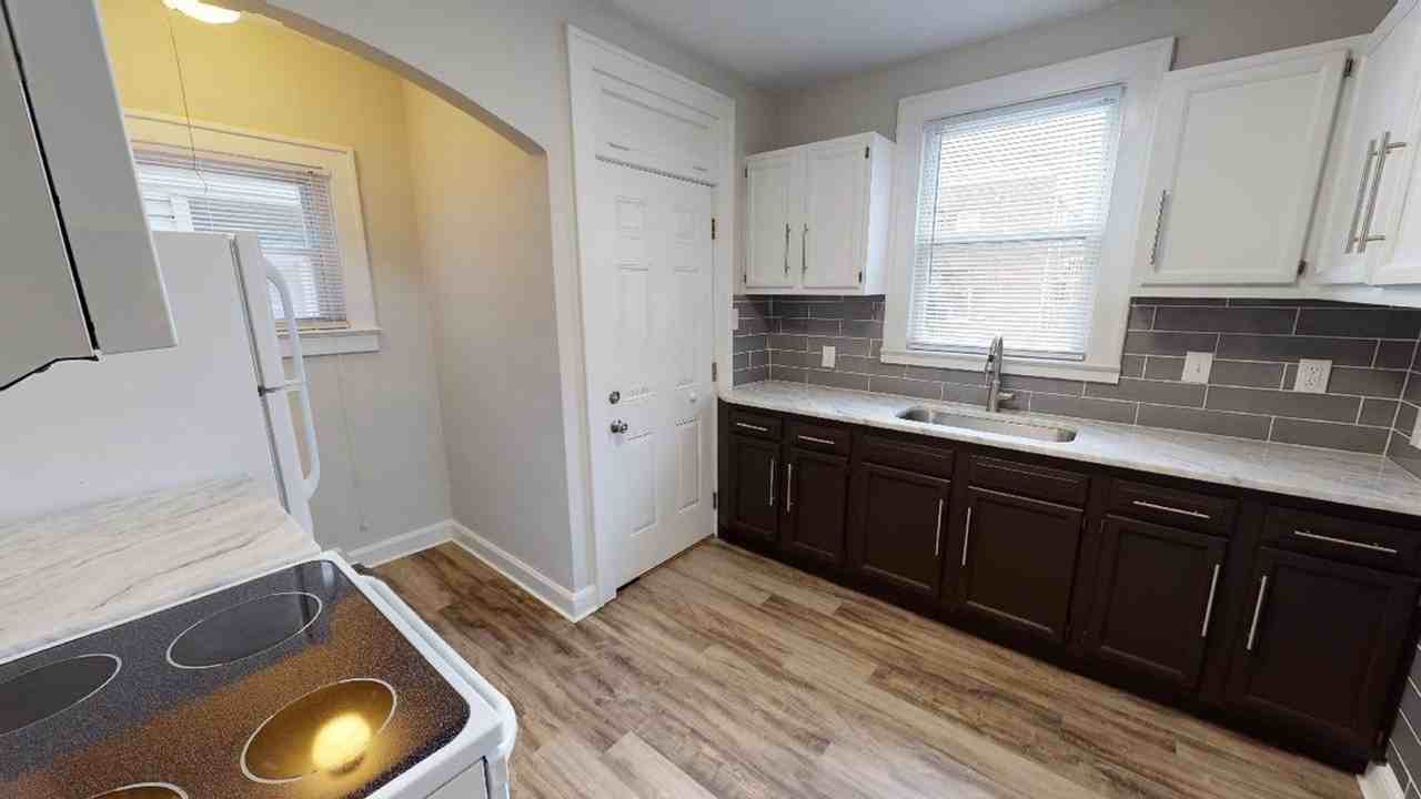 174 E Tompkins St - Photo 6 of 10