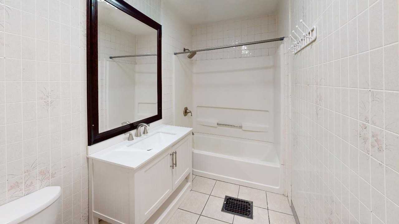 176 E Tompkins St - Photo 4 of 14