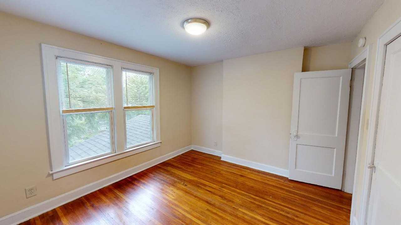 176 E Tompkins St - Photo 6 of 14