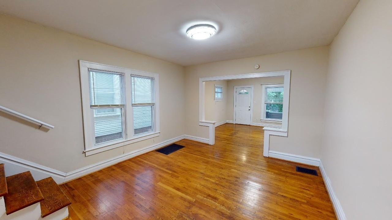 176 E Tompkins St - Photo 7 of 14