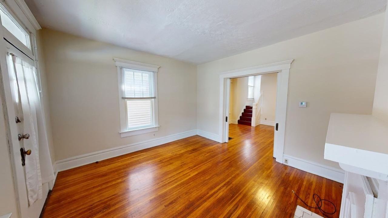 159 E Maynard Ave - Photo 5 of 16