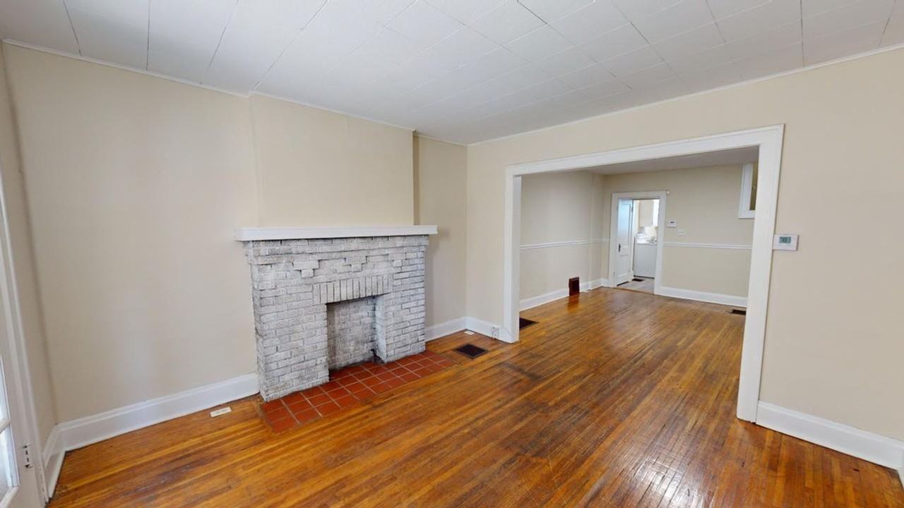 219 Clinton St - Photo 3 of 16