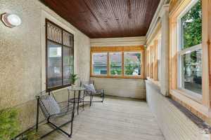 featured image of 1033 15th Ave Se
