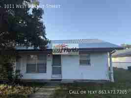 featured image of 1011 W Walnut St