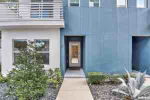 featured image of 105 W Grant St #1