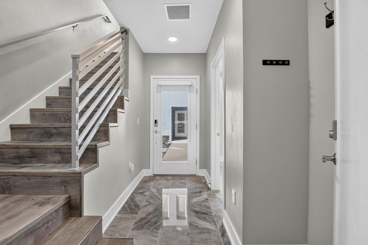 105 W Grant St #1 - Photo 6 of 40