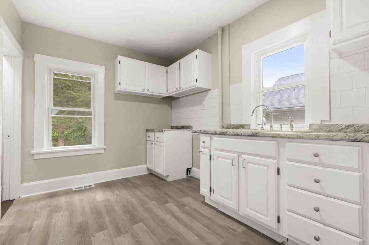 308 Miriam Ave - Photo 2 of 10