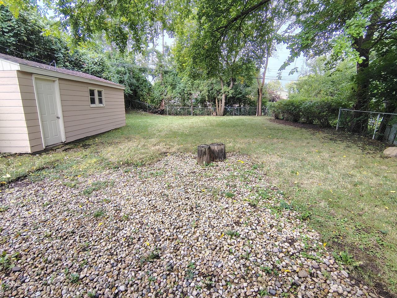 615 28th St - Photo 2 of 12