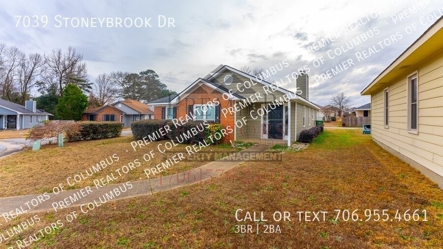 7039 Stoneybrook Dr - Photo 3 of 32
