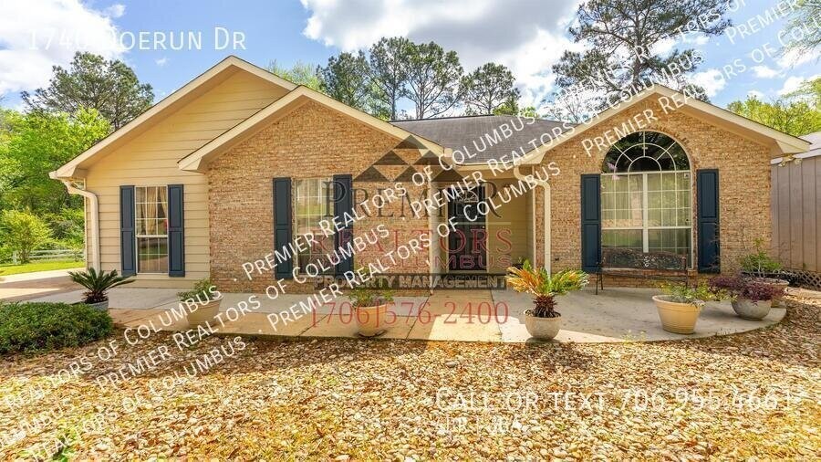 1740 Doerun Dr - Photo 3 of 33