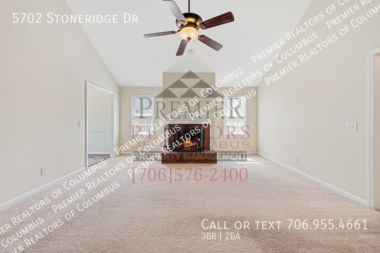 5702 Stoneridge Dr - Photo 7 of 32