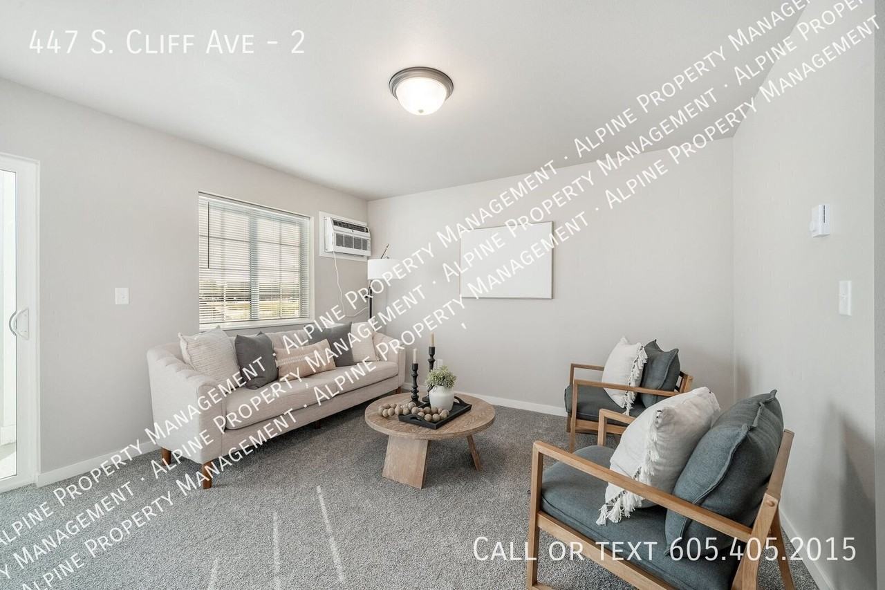 447 S Cliff Ave #2 - Photo 2 of 40