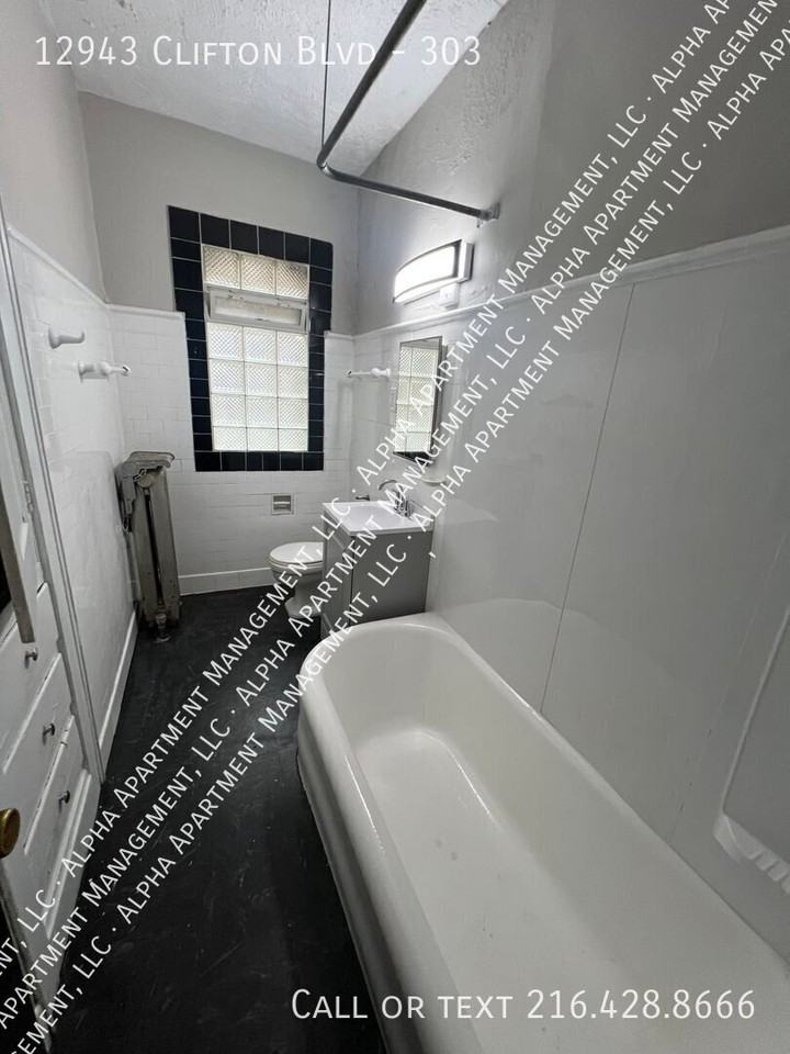 12943 Clifton Blvd #303 - Photo 5 of 8