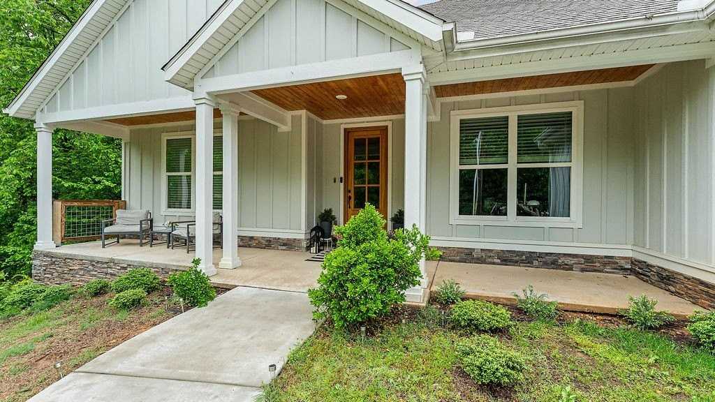 3 Donington Cir - Photo 4 of 50