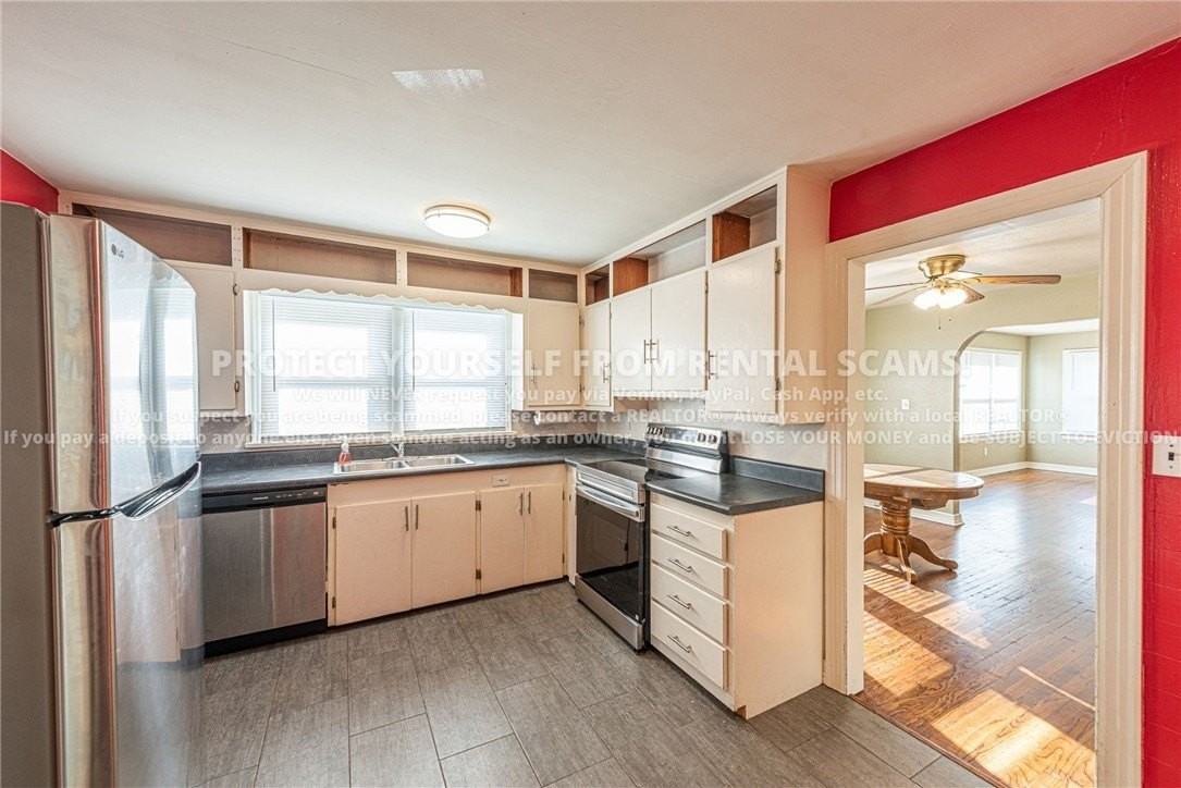 1323 N Garland Ave - Photo 6 of 18