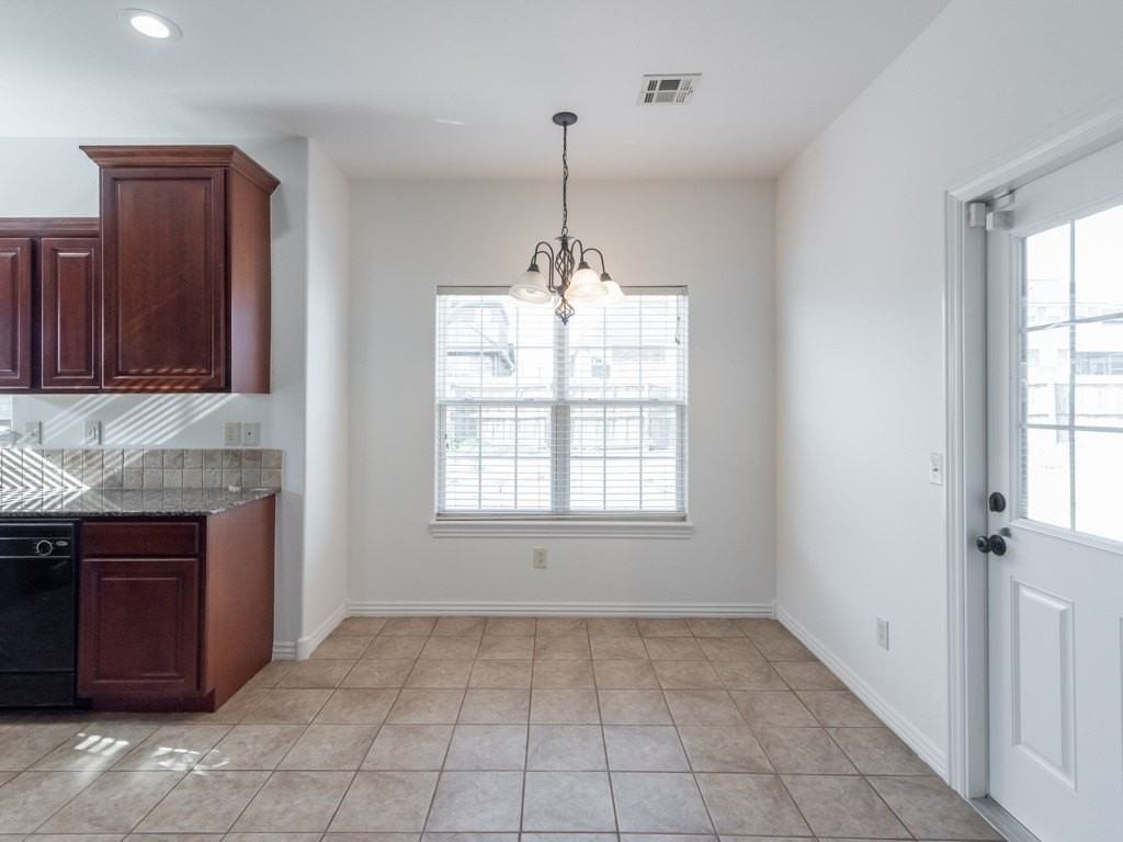 2202 Sw 19th St - Photo 6 of 26