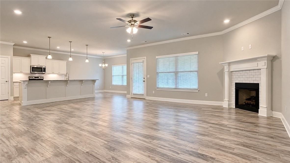 34 Woodbridge Dr - Photo 2 of 4