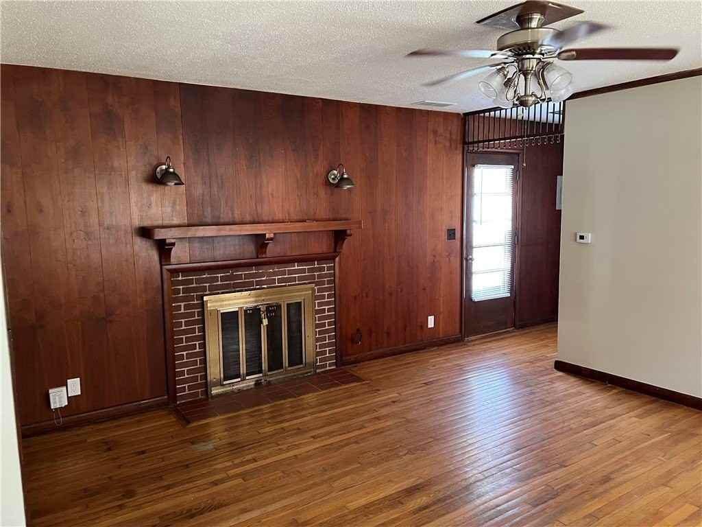 311 S Main St - Photo 3 of 7