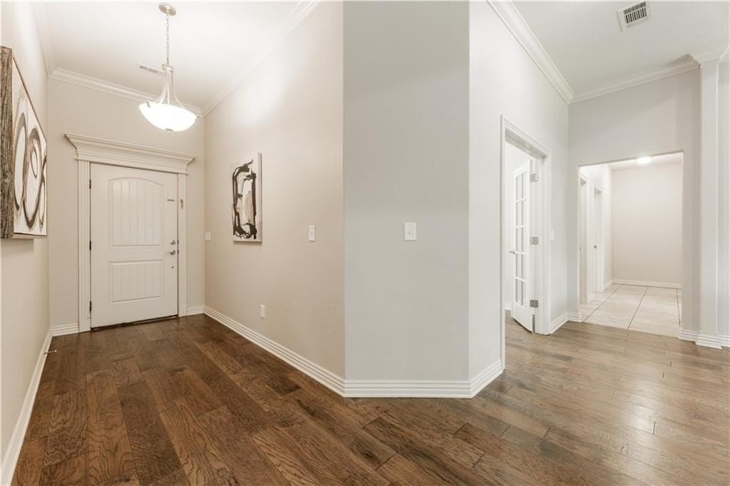 1206 Sycamore St - Photo 3 of 28