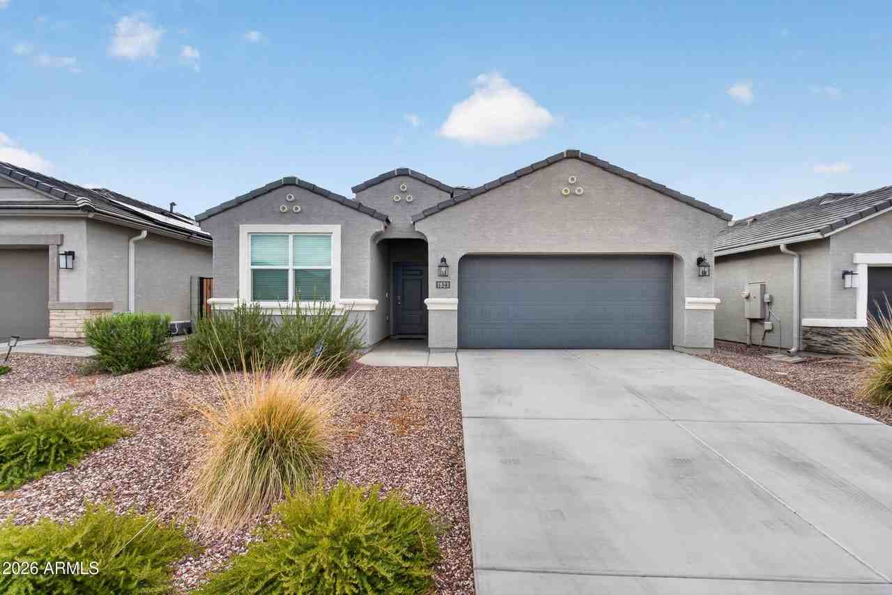 1823 W Sombra Ave - Photo 2 of 37