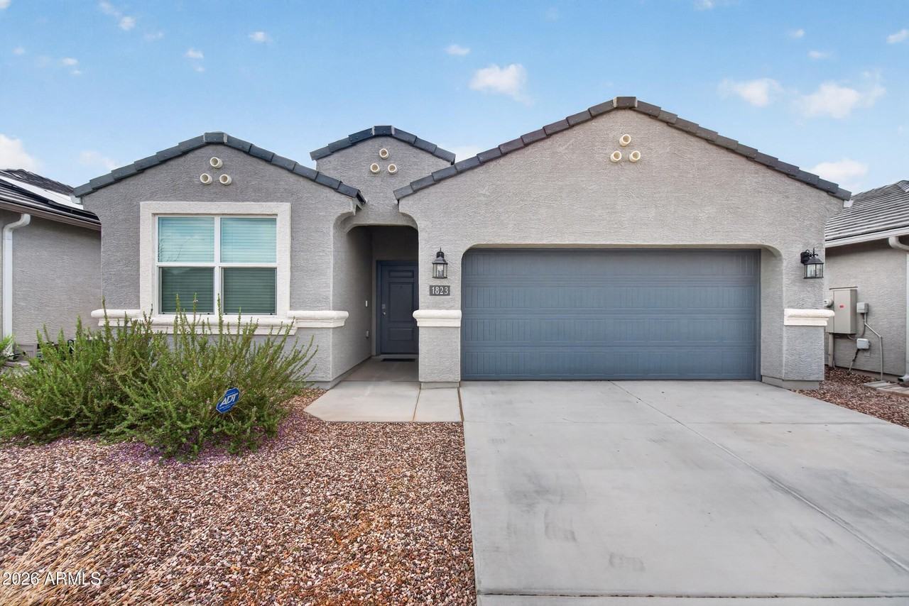 1823 W Sombra Ave - Photo 3 of 37