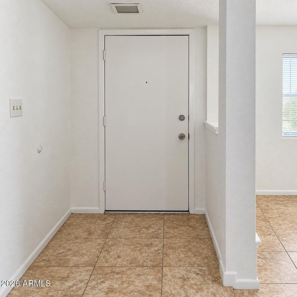 815 W Bluefield Ave - Photo 4 of 29