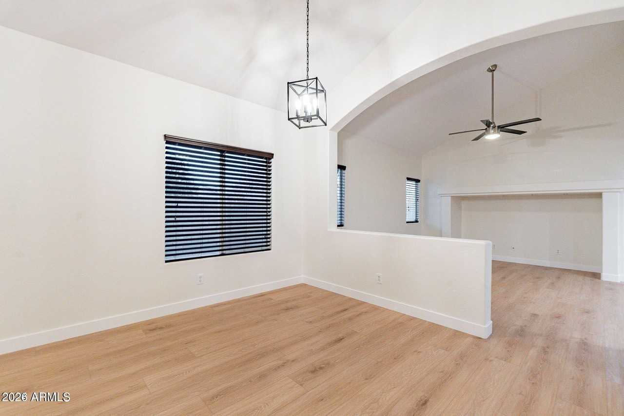 701 W Gibson Ave - Photo 3 of 18