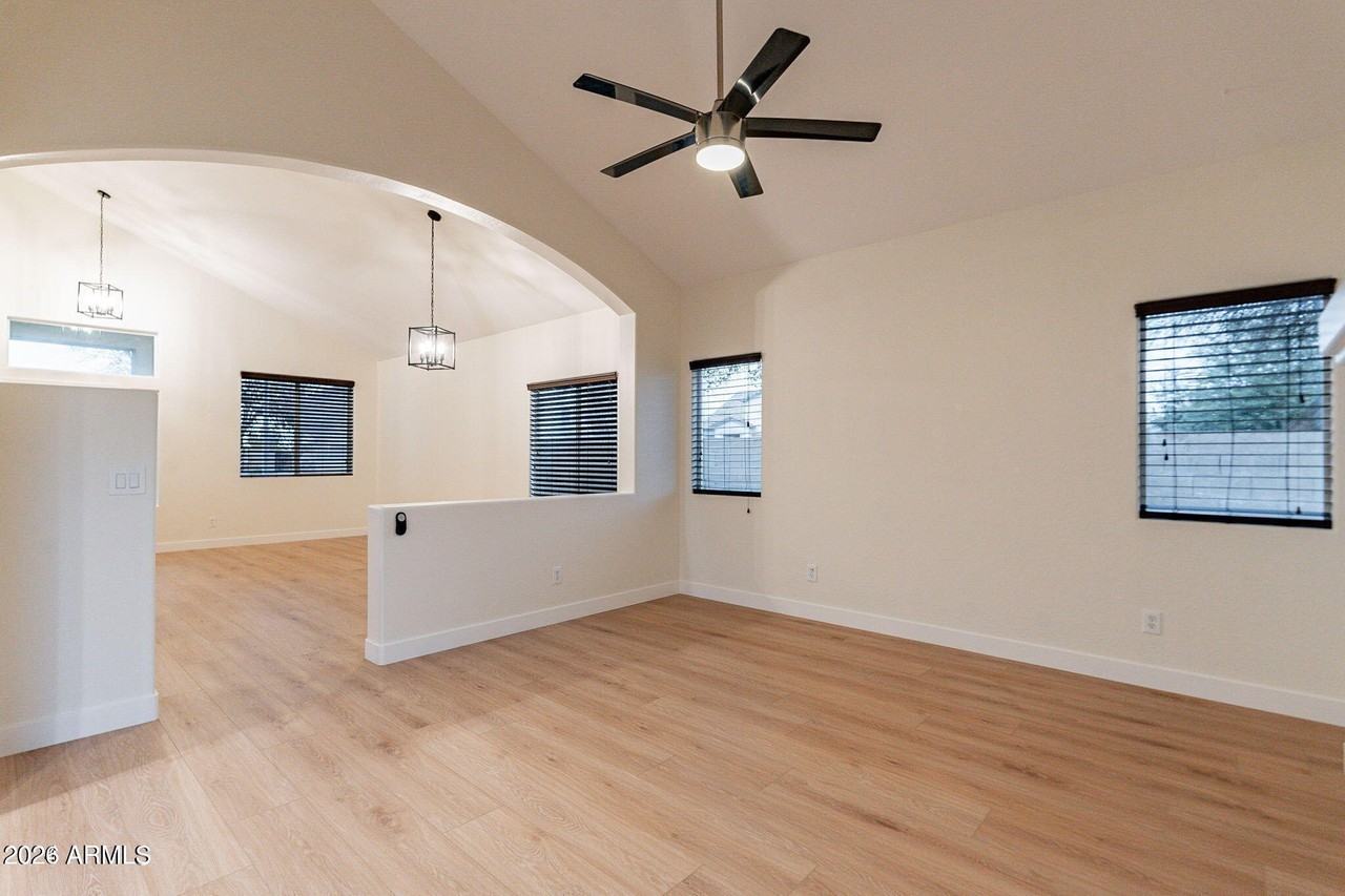 701 W Gibson Ave - Photo 5 of 18