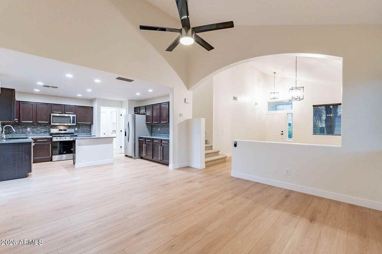 701 W Gibson Ave - Photo 7 of 18
