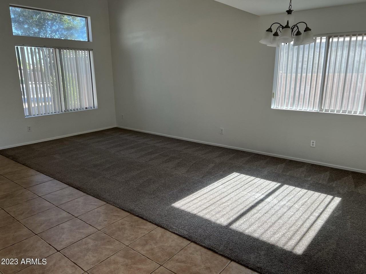 11366 W Buchanan St - Photo 5 of 34