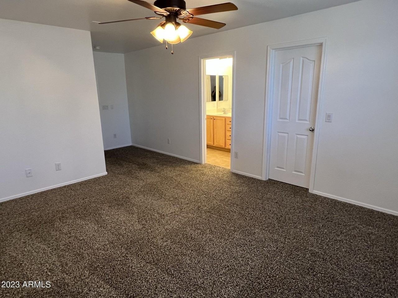 11366 W Buchanan St - Photo 6 of 34