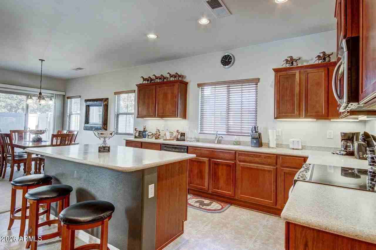 2152 W Monte Cristo Ave - Photo 3 of 21