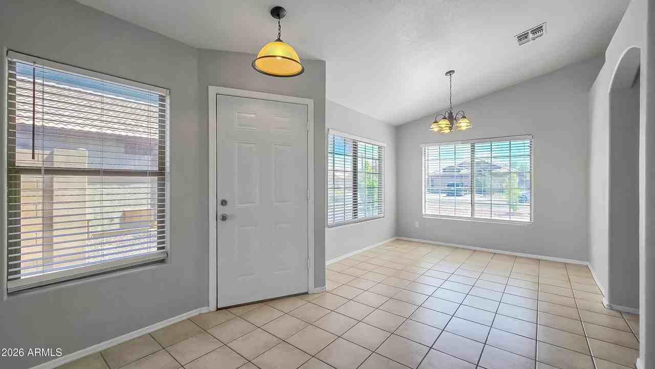 13344 W Desert Ln - Photo 3 of 25